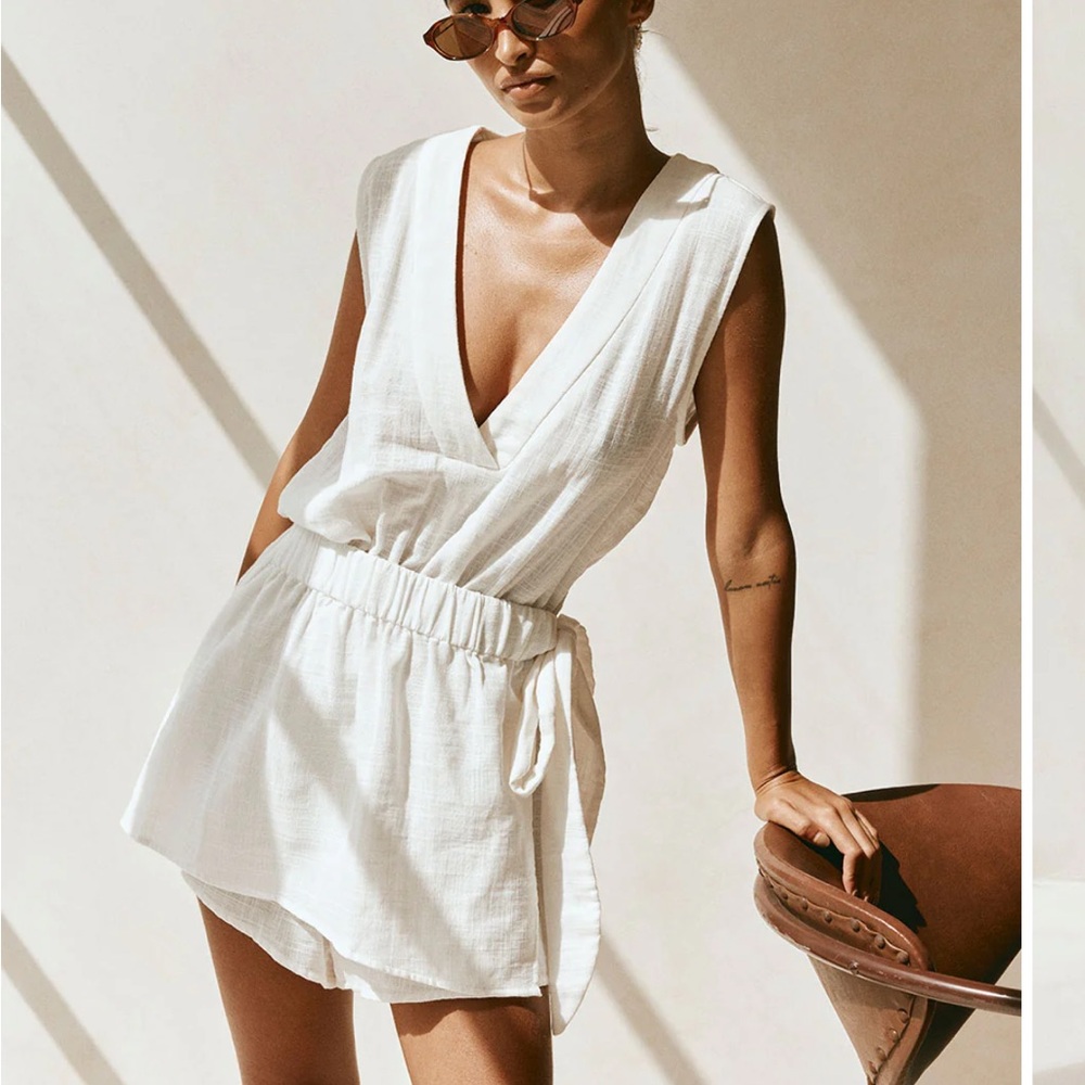 Elegant White Sleeveless Jumpsuit